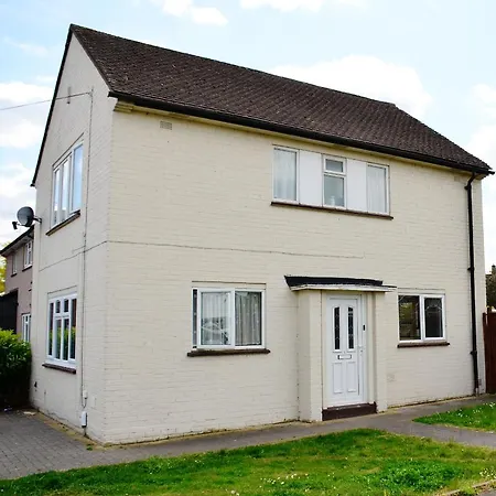 1Fg Dreams Unlimited Serviced Accommodation- Staines - Heathrow Stanwell Exterior photo