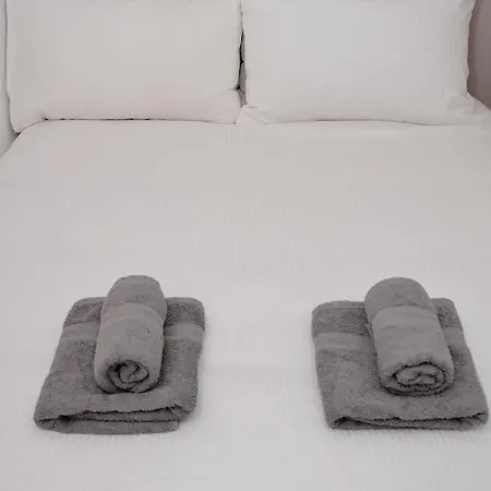 1Fg Dreams Unlimited Serviced Accommodation- Staines - Heathrow Stanwell Exterior photo