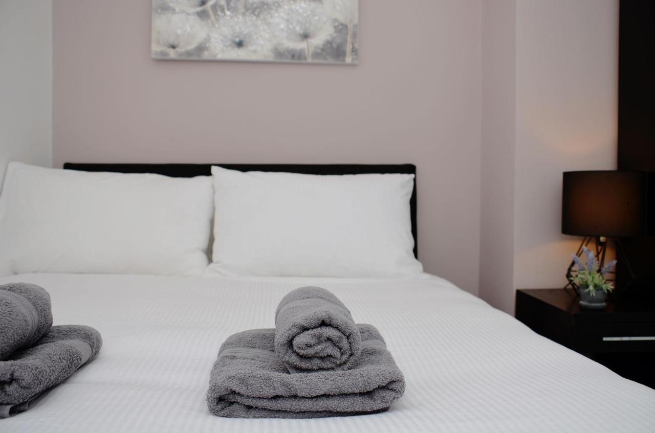 1fg Dreams Unlimited Serviced Accommodation- Staines - Heathrow Holiday home Stanwell