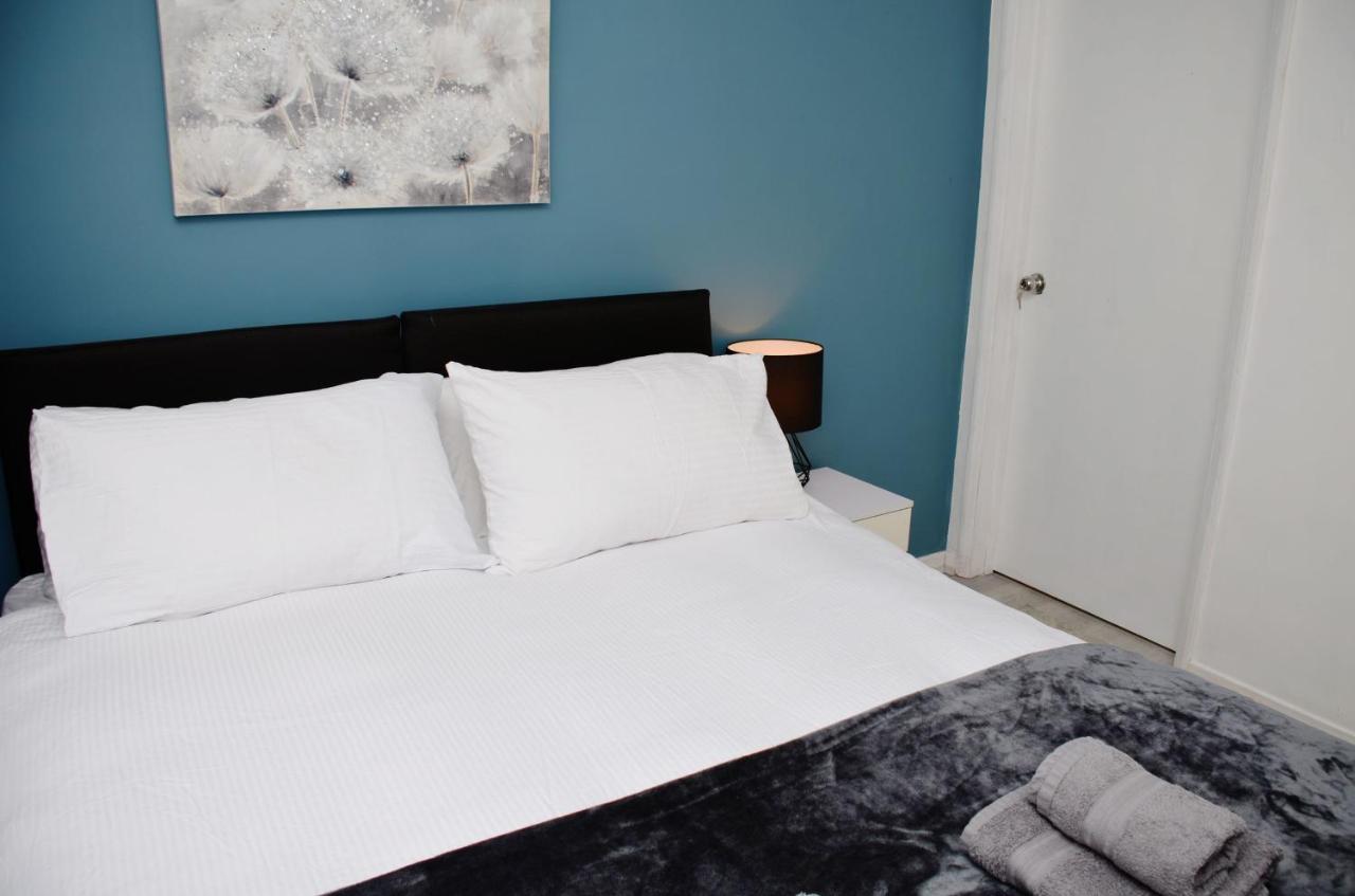 1fg Dreams Unlimited Serviced Accommodation- Staines - Heathrow *