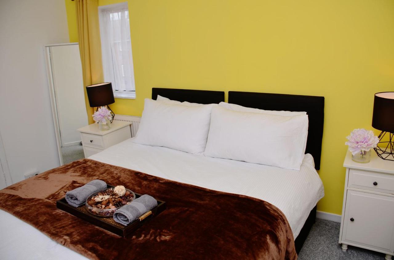 1fg Dreams Unlimited Serviced Accommodation- Staines - Heathrow *