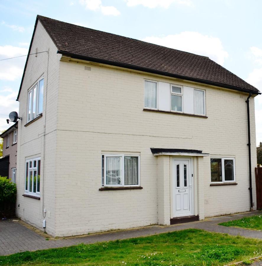 Holiday home 1fg Dreams Unlimited Serviced Accommodation- Staines - Heathrow Stanwell