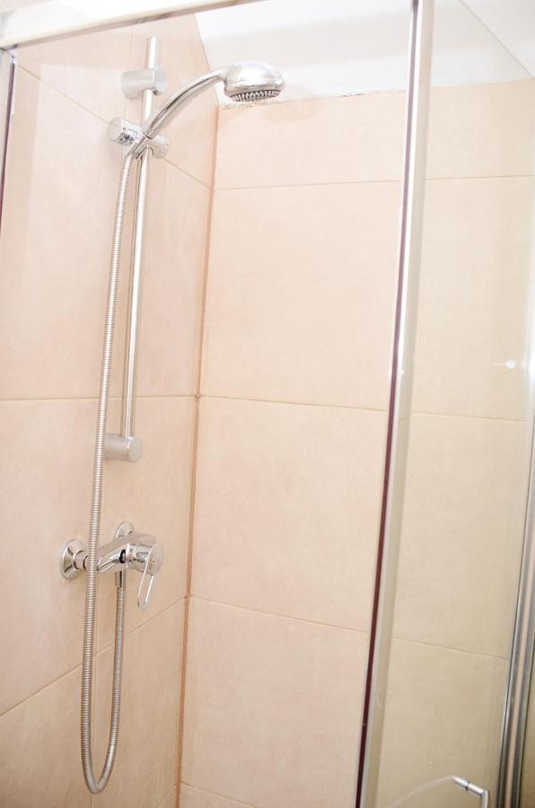 1fg Dreams Unlimited Serviced Accommodation- Staines - Heathrow *